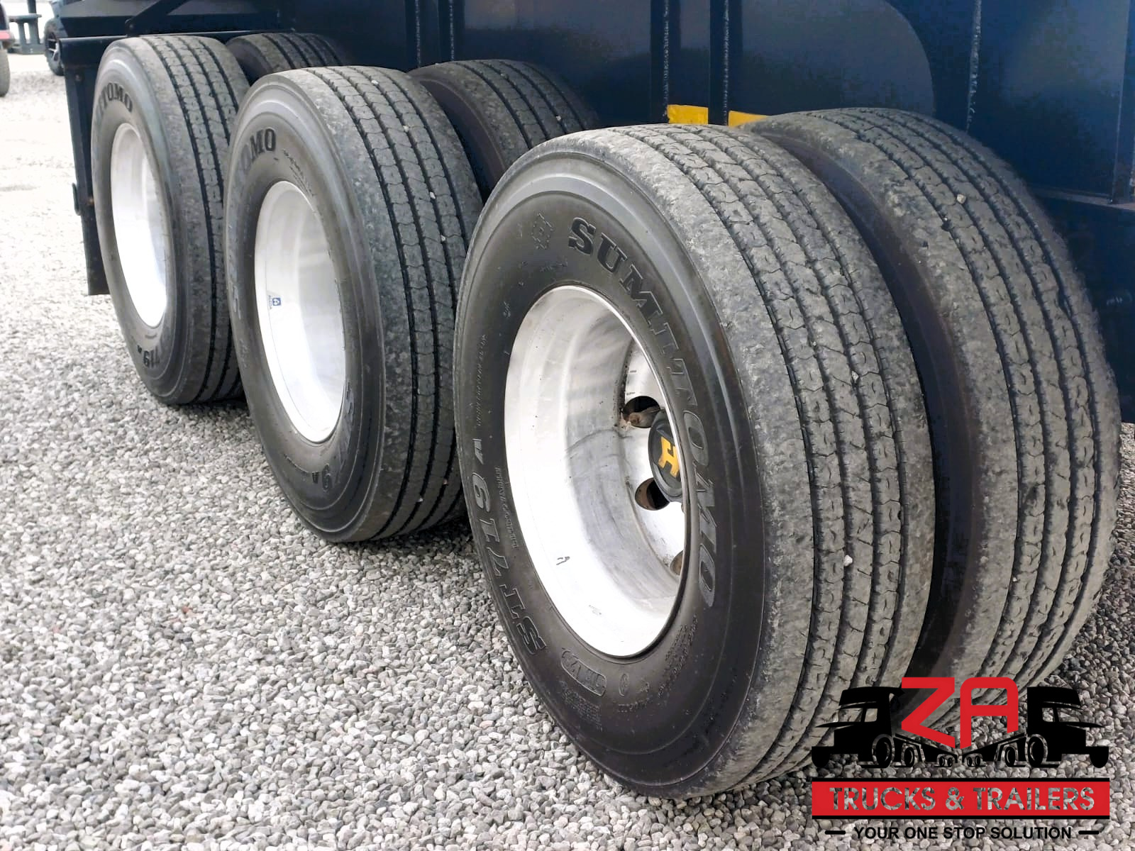 2023 HENRED FRUEHAUF TRI-AXLE FLAT DECK TRAILER #53012